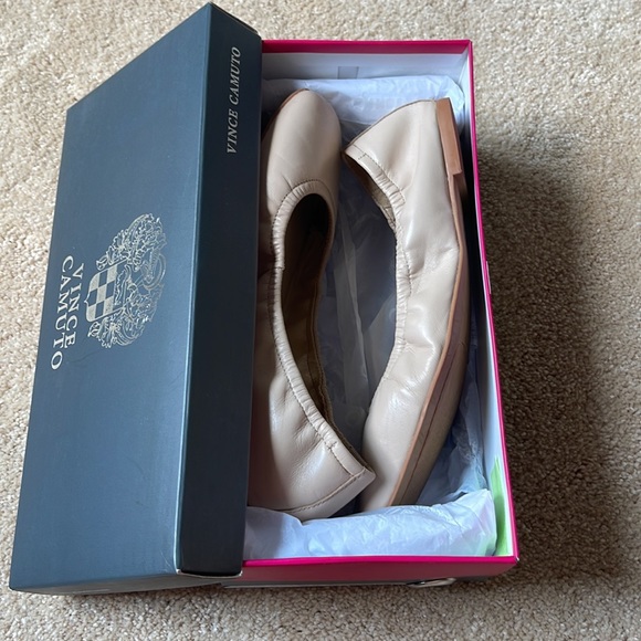 Vince Camuto flats size 9M style Brindin in bungalow beige - Picture 4 of 4